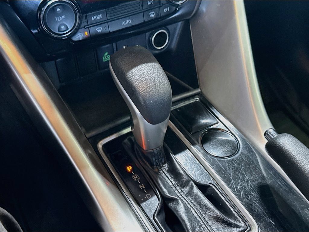 Used 2020 Mitsubishi Eclipse Cross ES FWD image 16