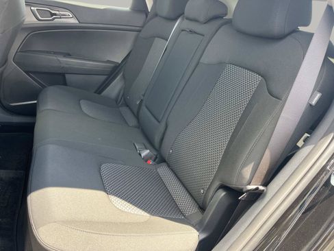 Used 2025 Kia Sportage LX FWD image 17