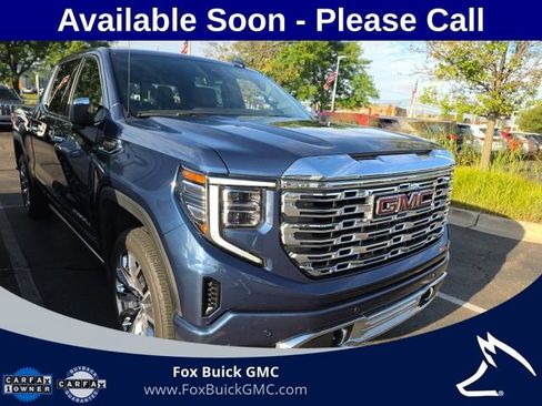 Used 2022 GMC Sierra 1500 Denali w/ Denali Reserve Package AWD/4WD image 3