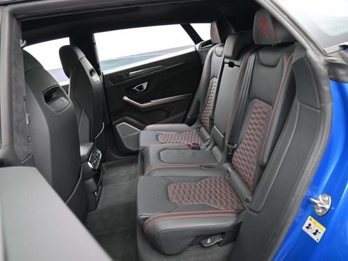 Used 2022 Lamborghini Urus AWD/4WD image 26