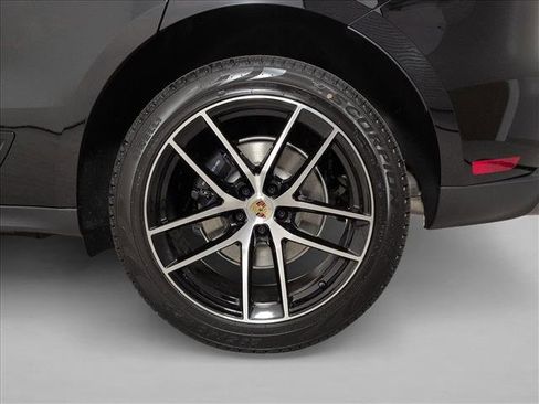 New 2026 Porsche Macan image 10