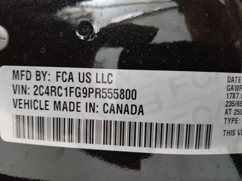 Used 2023 Chrysler Pacifica Touring FWD image 33