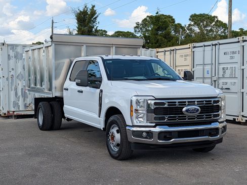 New 2026 Ford F350 XL w/ XL Chrome Package RWD image 2