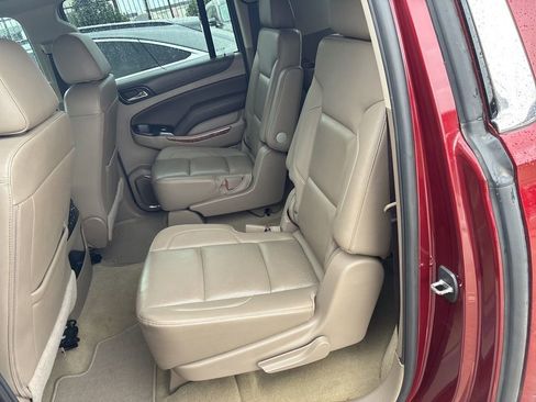 Used 2017 Chevrolet Suburban Premier RWD image 12