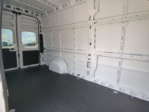 New 2026 RAM ProMaster 3500 w/ Premium Convenience Group FWD image 12