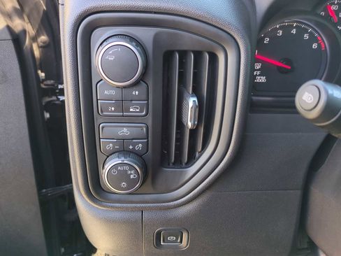 Used 2022 Chevrolet Silverado 1500 Custom image 35