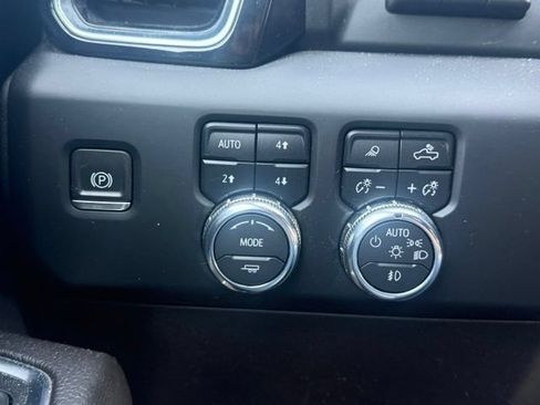 Used 2024 GMC Sierra 3500 Denali w/ Denali Reserve Package AWD/4WD image 8