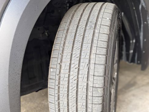 Used 2024 Nissan Pathfinder SV image 36