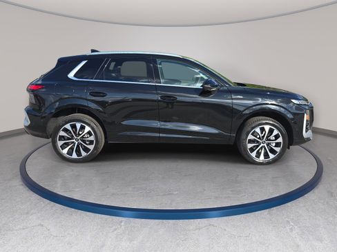 New 2026 Audi Q3 quattro 2.0T image 4