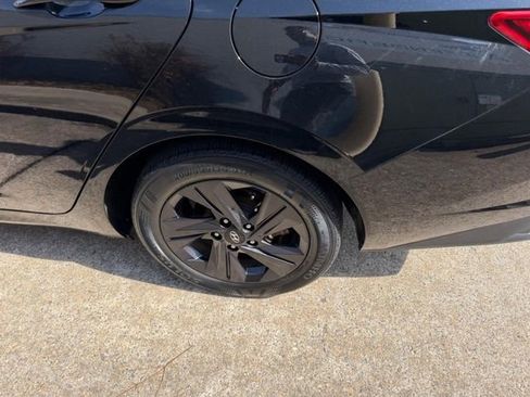 Used 2022 Hyundai Elantra SEL w/ Convenience Package image 6