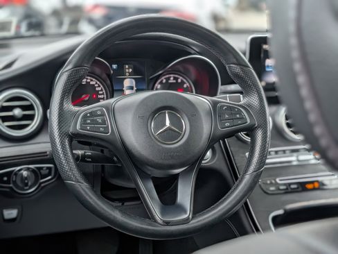 Used 2018 Mercedes-Benz GLC 300 4MATIC image 17