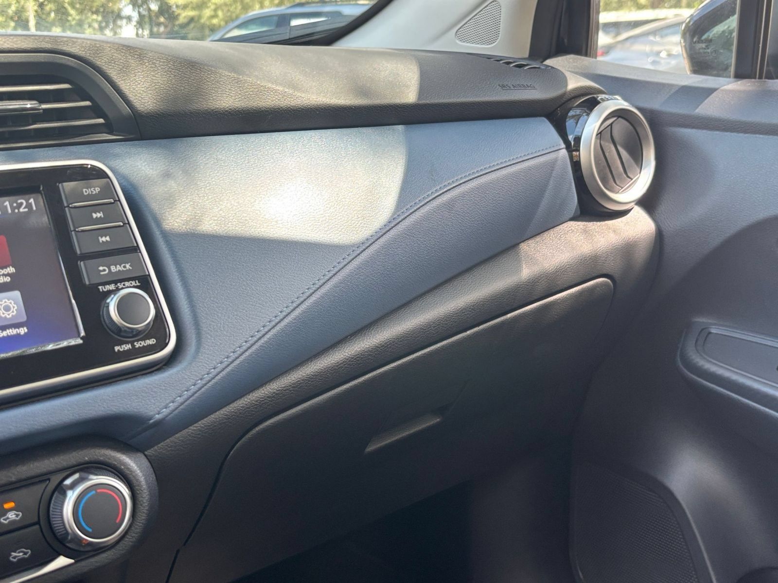 Used 2025 Nissan Versa SV FWD image 32