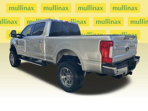Used 2018 Ford F250 XLT w/ XLT Premium Package image 3