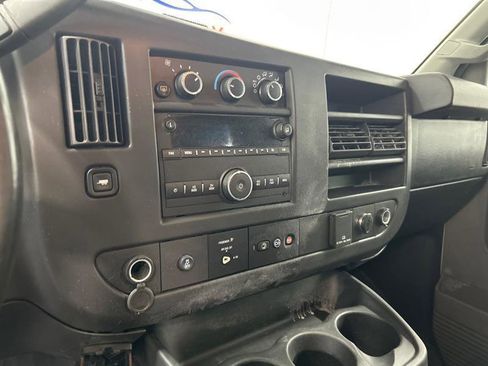 Used 2017 GMC Savana 2500 RWD image 17