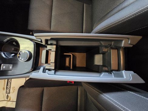 Used 2025 Nissan Rogue SV image 21