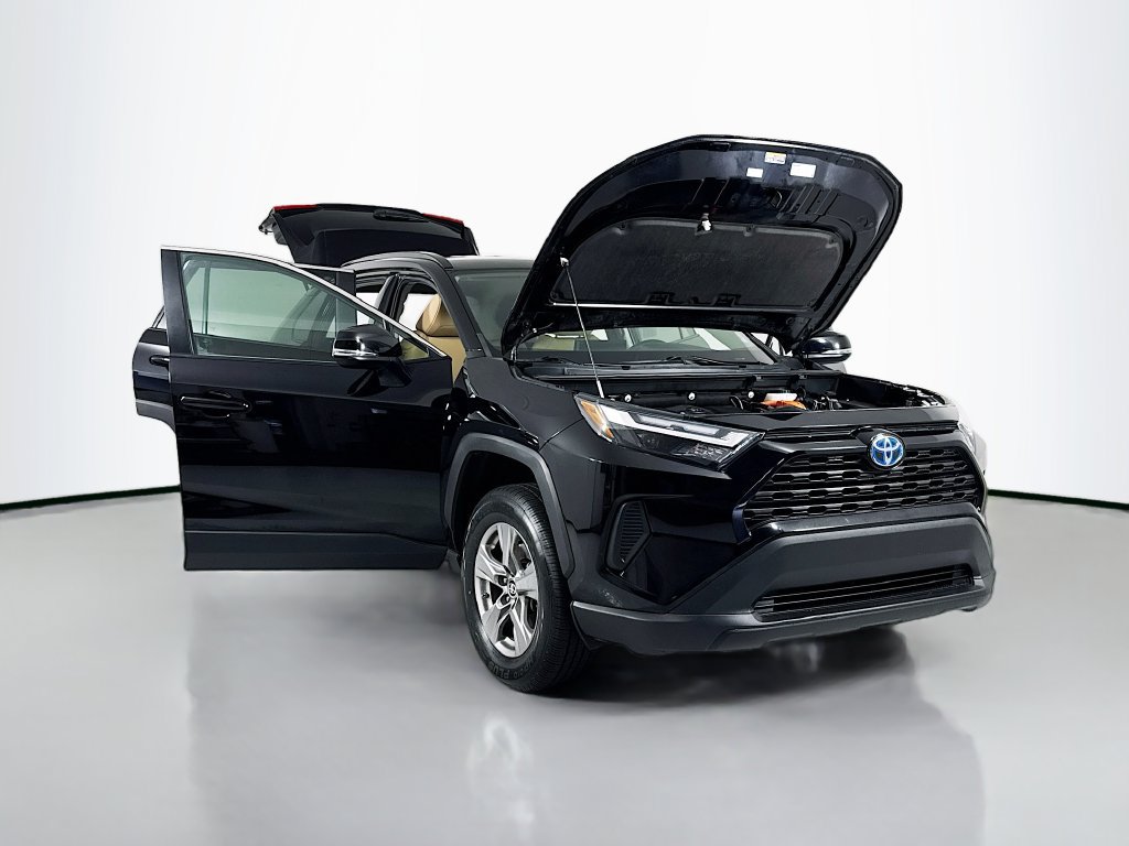 Used 2023 Toyota RAV4 LE AWD/4WD image 22