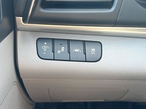 Used 2020 Hyundai Elantra Value Edition FWD image 18