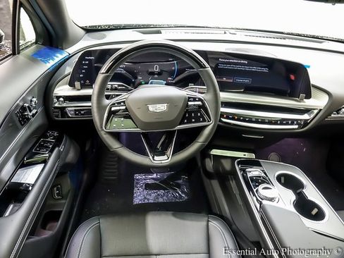 New 2025 Cadillac Lyriq Luxury w/ LPO, Floor Liner Package image 11