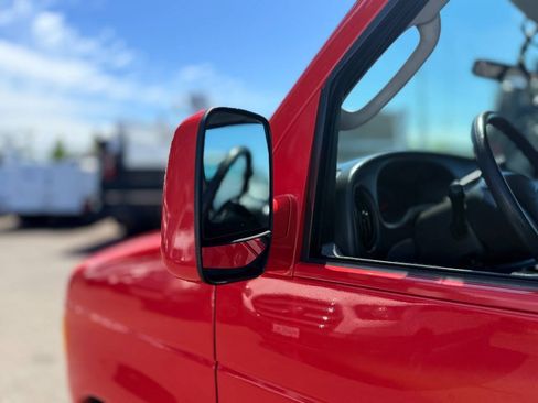 Used 2006 Ford E-350 and Econoline 350 Super Duty RWD image 28