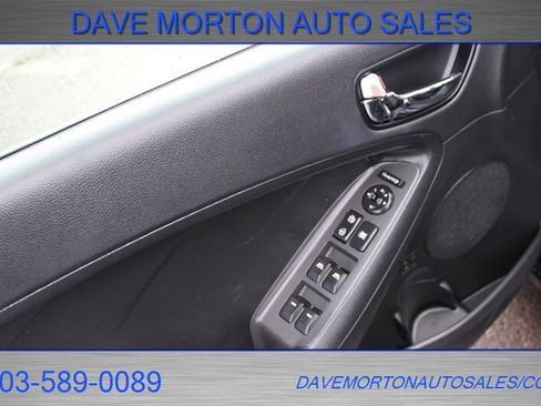 Used 2017 Kia Forte EX image 11