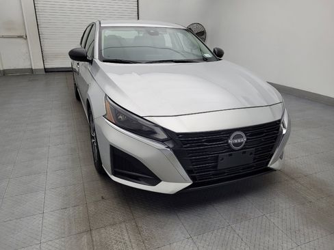 Used 2024 Nissan Altima 2.5 SV image 14