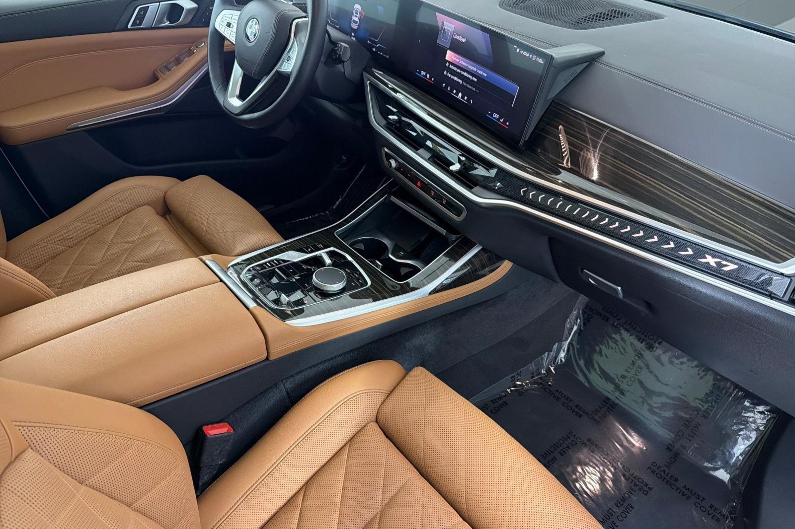 Used 2024 BMW X7 xDrive40i w/ Climate Comfort Package AWD/4WD image 32