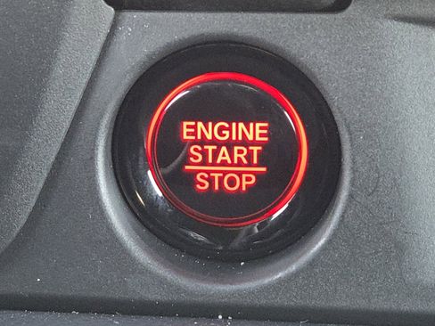 Used 2025 Honda Pilot Sport image 30