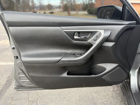 Used 2018 Nissan Altima 2.5 S w/ S Convenience Package image 10