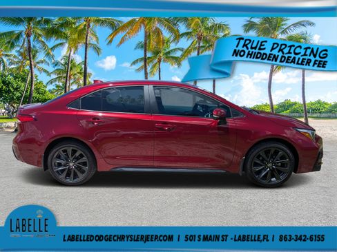 Used 2026 Toyota Corolla SE FWD image 2