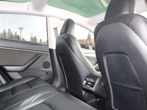 Used 2023 Tesla Model 3 Standard Range image 20