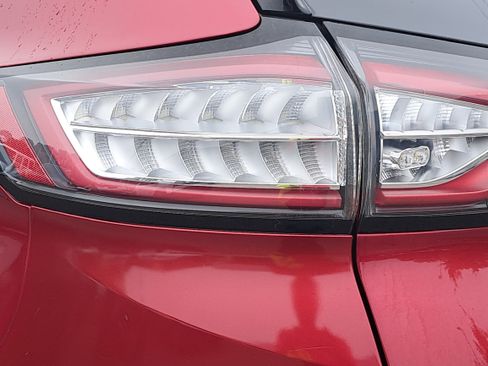 Used 2018 Ford Edge Titanium w/ Technology Package AWD/4WD image 34