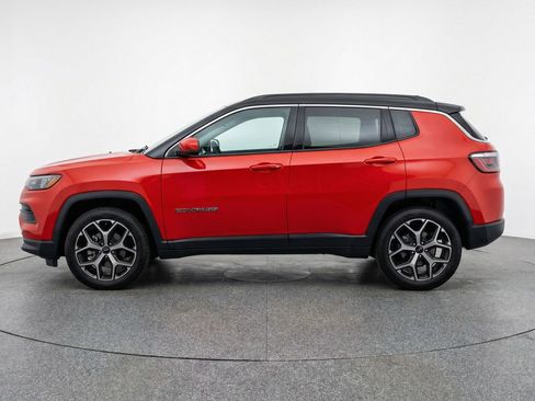 Used 2025 Jeep Compass Limited image 5