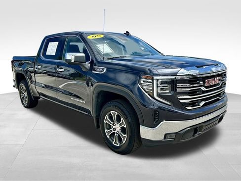 Used 2025 GMC Sierra 1500 SLT RWD image 3