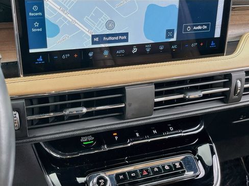 Used 2023 Lincoln Corsair Reserve FWD image 16