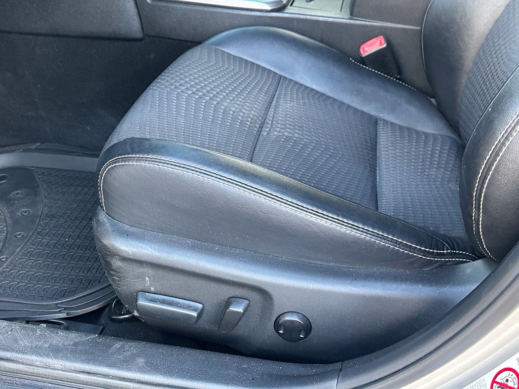 Used 2012 Toyota Camry SE FWD image 23