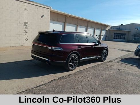 Used 2020 Lincoln Aviator Reserve w/ Equipment Group 202A image 4