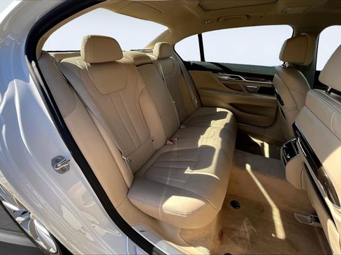 Used 2021 BMW 740i RWD image 27