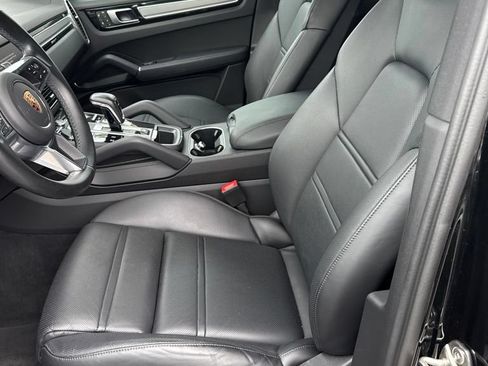 Certified 2023 Porsche Cayenne Platinum Edition AWD/4WD image 7