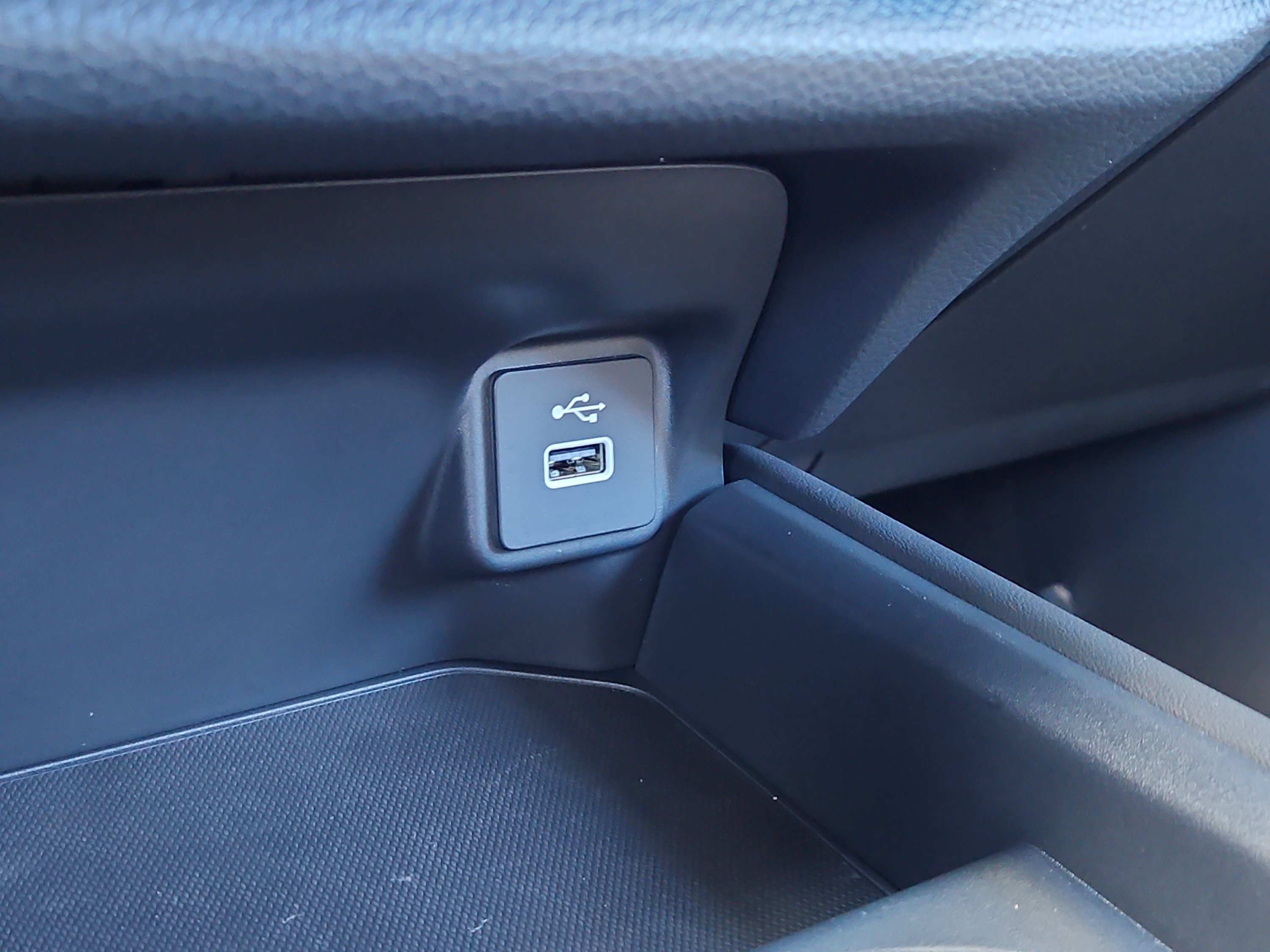 Certified 2025 Honda HR-V Sport image 10