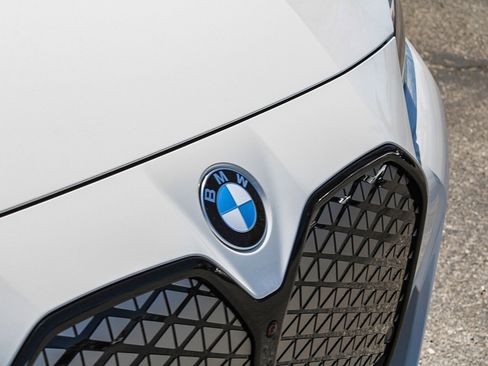 New 2026 BMW i4 eDrive40 w/ M Sport Package RWD image 9