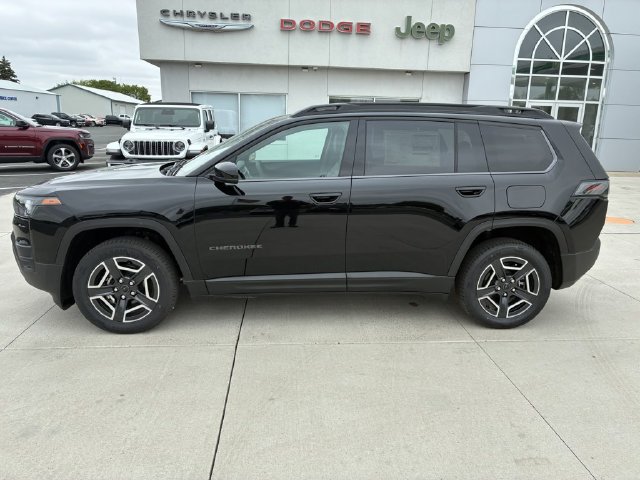 Used 2026 Jeep Cherokee Limited AWD/4WD image 5
