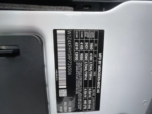 Used 2024 Mercedes-Benz Sprinter 2500 image 26