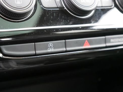 Certified 2023 Volkswagen Atlas Cross Sport SE w/ Panoramic Sunroof Package image 35