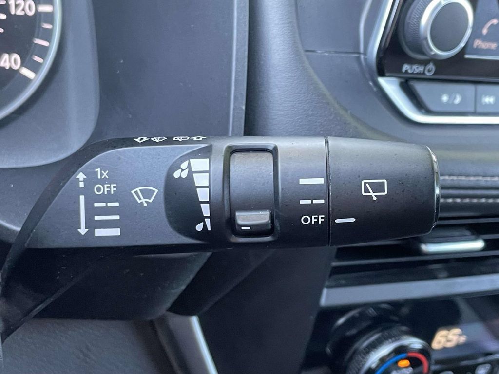 Used 2025 Nissan Rogue SV FWD image 23