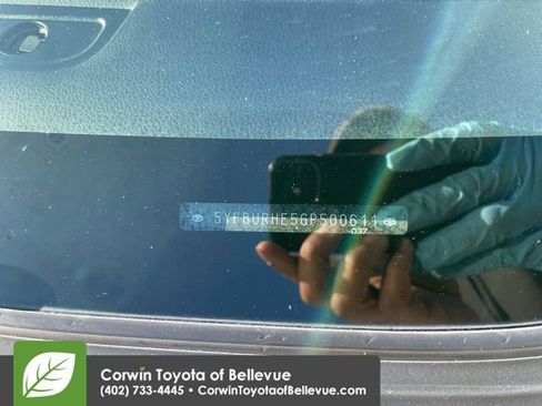 Used 2016 Toyota Corolla S image 28