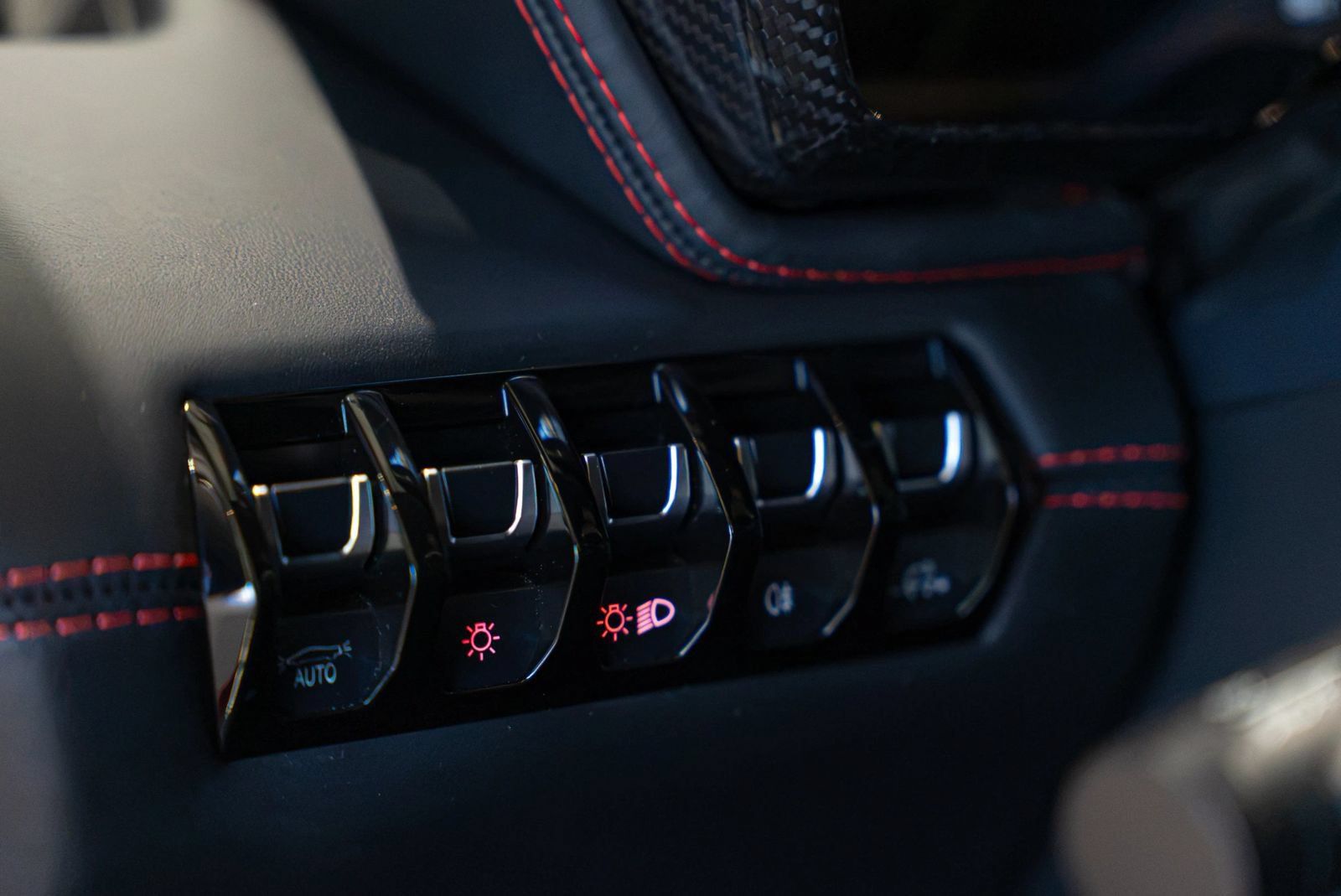 Used 2018 Lamborghini Aventador S AWD/4WD image 38
