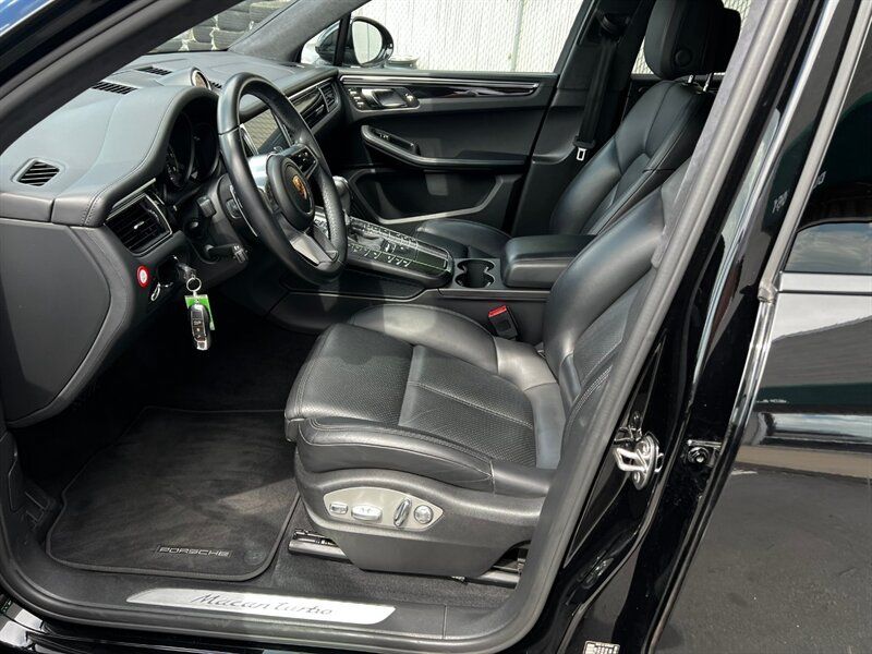 Used 2017 Porsche Macan Turbo AWD/4WD image 16