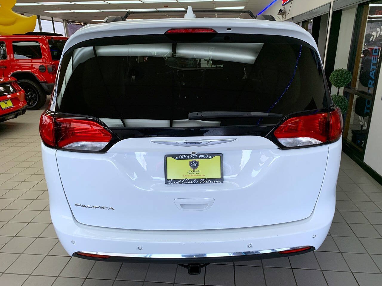 Used 2017 Chrysler Pacifica Touring-L FWD image 7