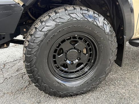 Used 2016 Toyota Tacoma TRD Off-Road w/ Towing Package image 14