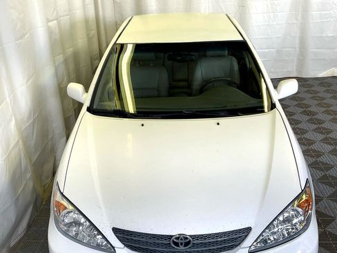 Used 2003 Toyota Camry XLE image 2
